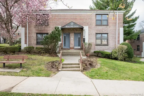 23 West Mill Drive #9A, Great Neck, NY 11021