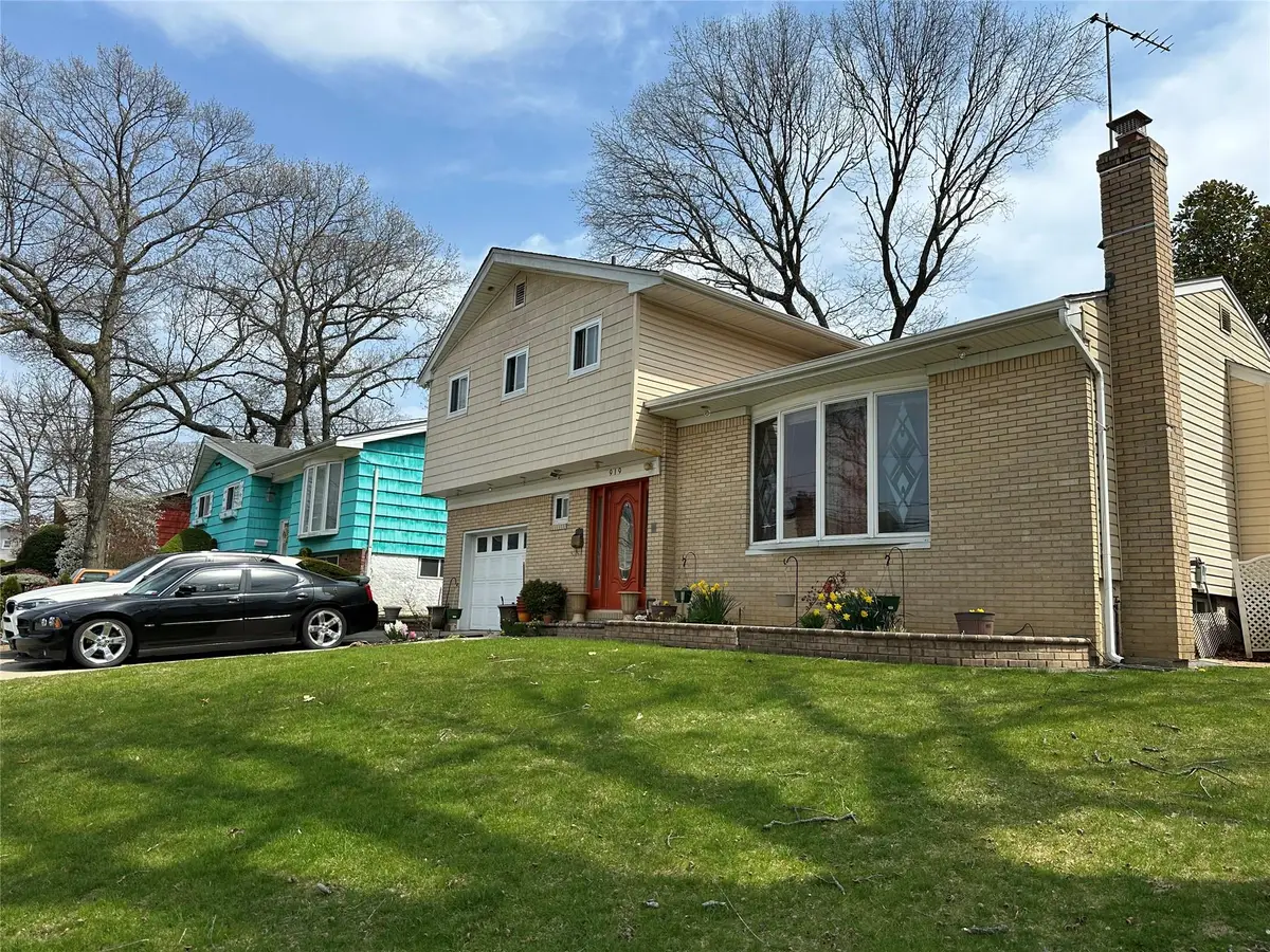 919 Pinelake Drive, West Hempstead, NY 11552 - Image #1