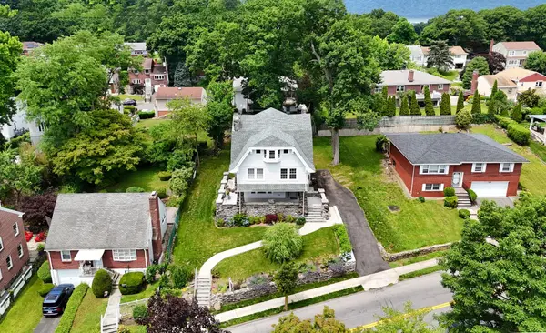 209 Van Cortlandt Park Avenue, Yonkers, NY 10705