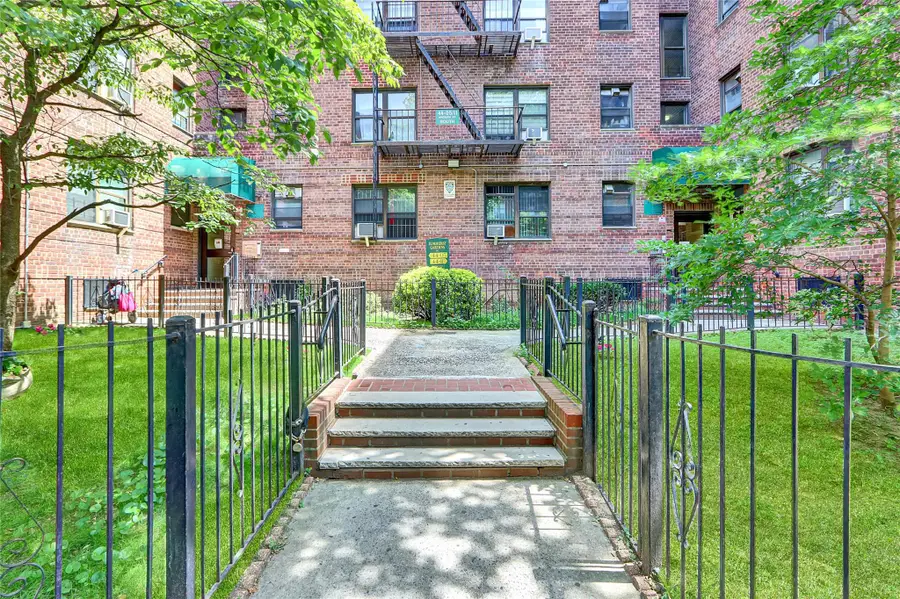 44-05 Macnish Street #1B, Elmhurst, NY 11373 - Image #2