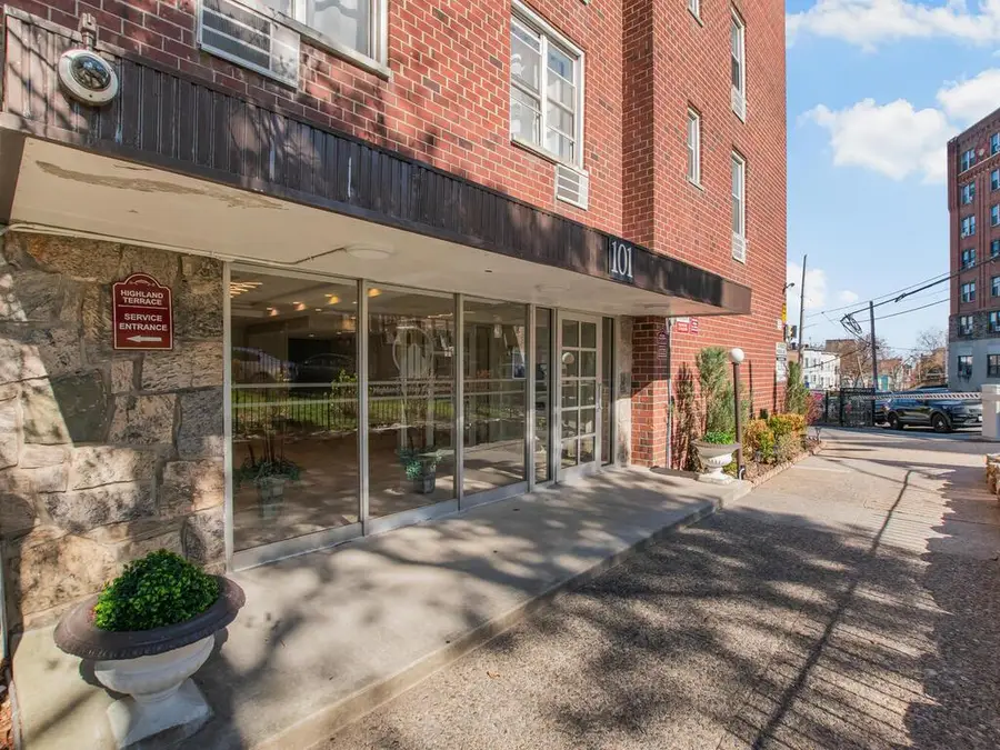 101 Highland Avenue #5D, Yonkers, NY 10705 - Image #2