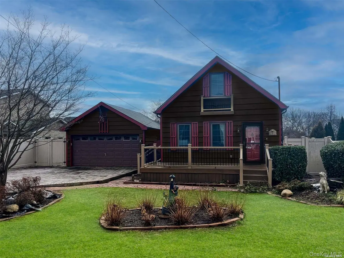 9 Reinhart Court, Melville, NY 11747 - Image #1