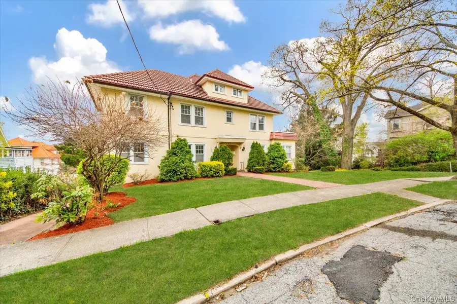 12 Pilgrim Avenue, Yonkers, NY 10710 - Image #2