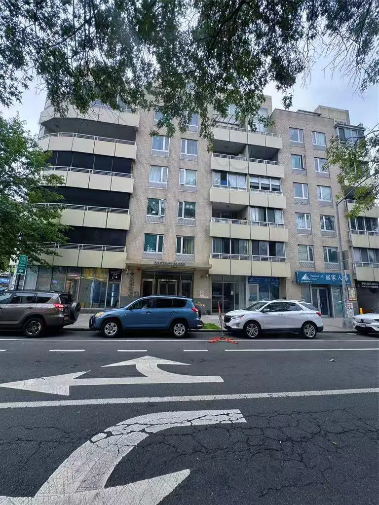 132-03 Sanford Avenue #2F, Flushing, NY 11355 - Image #3
