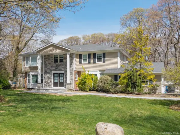 10 Stony Run Court, Dix Hills, NY 11746