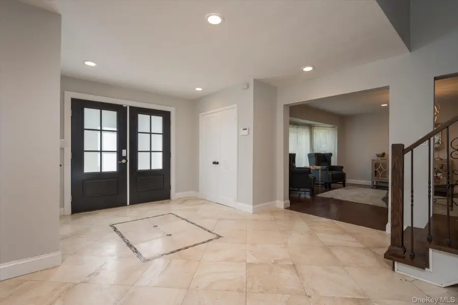 10 Stony Run Court, Dix Hills, NY 11746 - Image #3