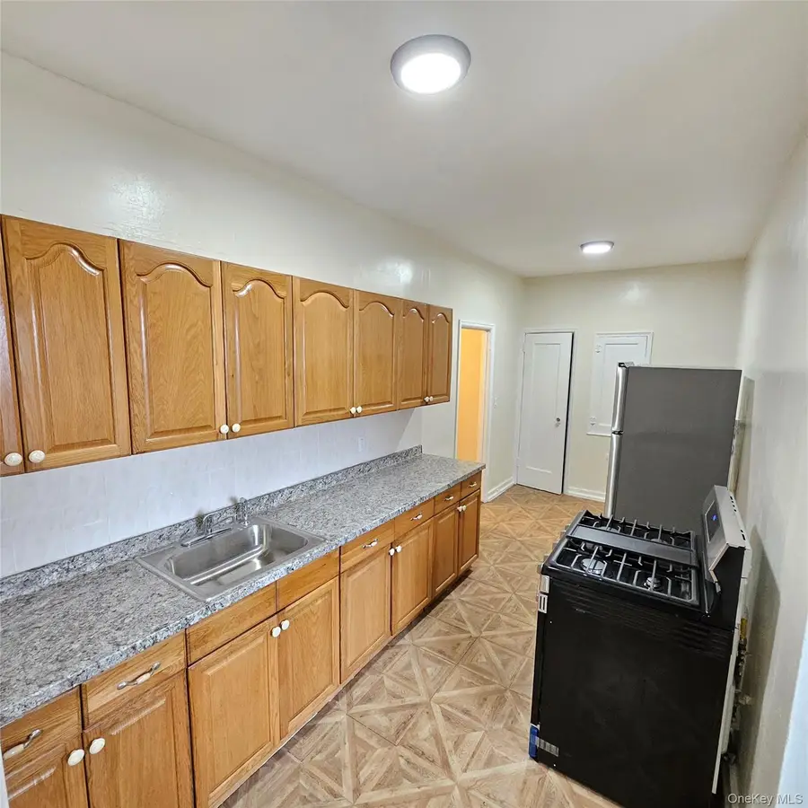 590 E 3rd Street #3H, Mount Vernon, NY 10553 - Image #3