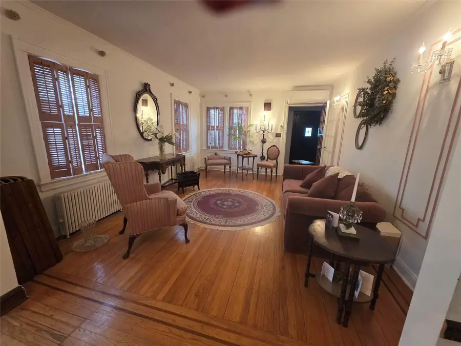 1041 Russell Street, Franklin Square, NY 11010 - Image #2