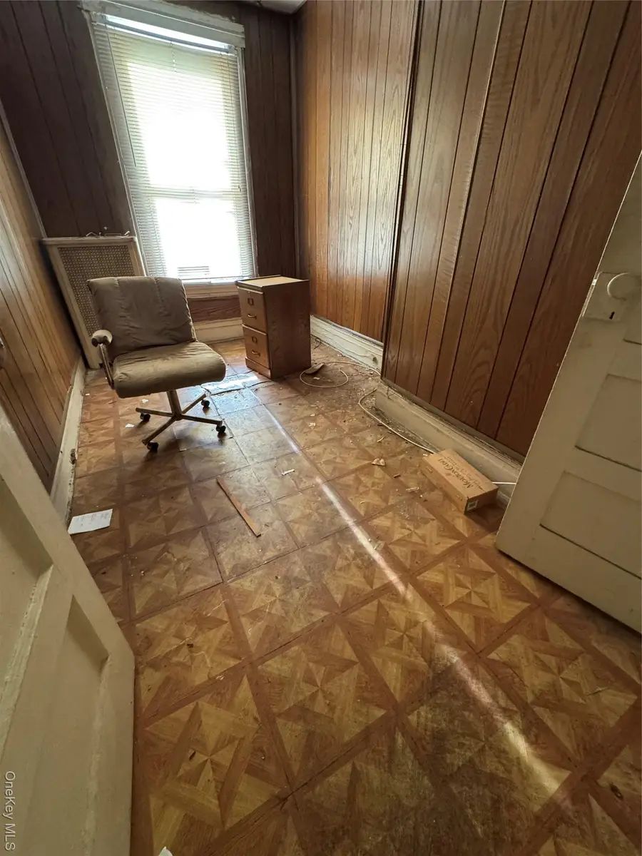 430 Pine Street, Brooklyn, NY 11208 - Image #3