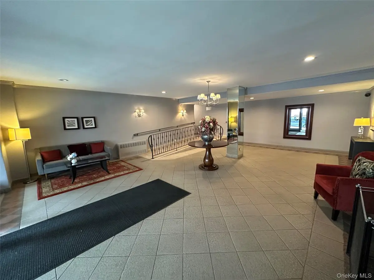 241-20 Northern Boulevard #1M, Douglaston, NY 11362 - Image #1