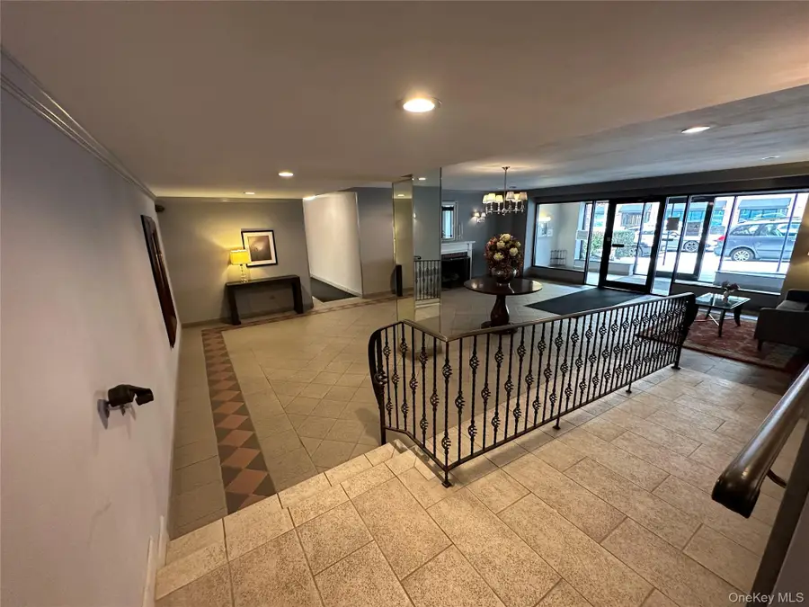 241-20 Northern Boulevard #1M, Douglaston, NY 11362 - Image #3