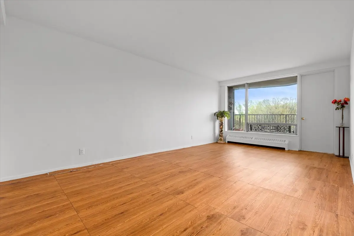 90-60 Union Turnpike #9E, Glendale, NY 11385 - Image #1