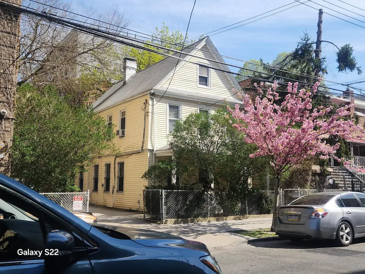 3930 Carpenter Avenue, Bronx, NY 10466 - Image #1