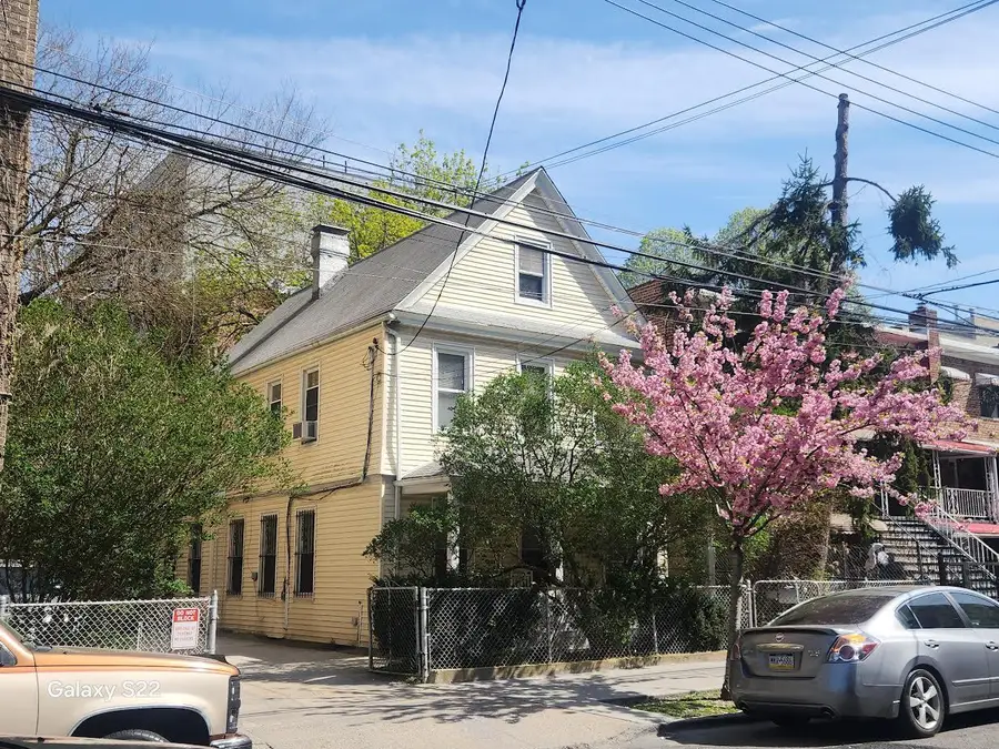 3930 Carpenter Avenue, Bronx, NY 10466 - Image #2