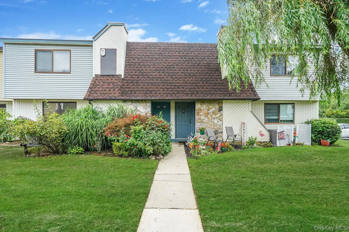 51 Pointe Circle S #51, Coram, NY 11727 - Image #1