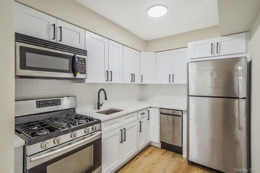 51 Pointe Circle S #51, Coram, NY 11727 - Image #3