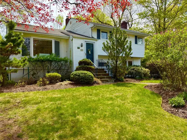 103 S Nauraushaun Road, Pearl River, NY 10965