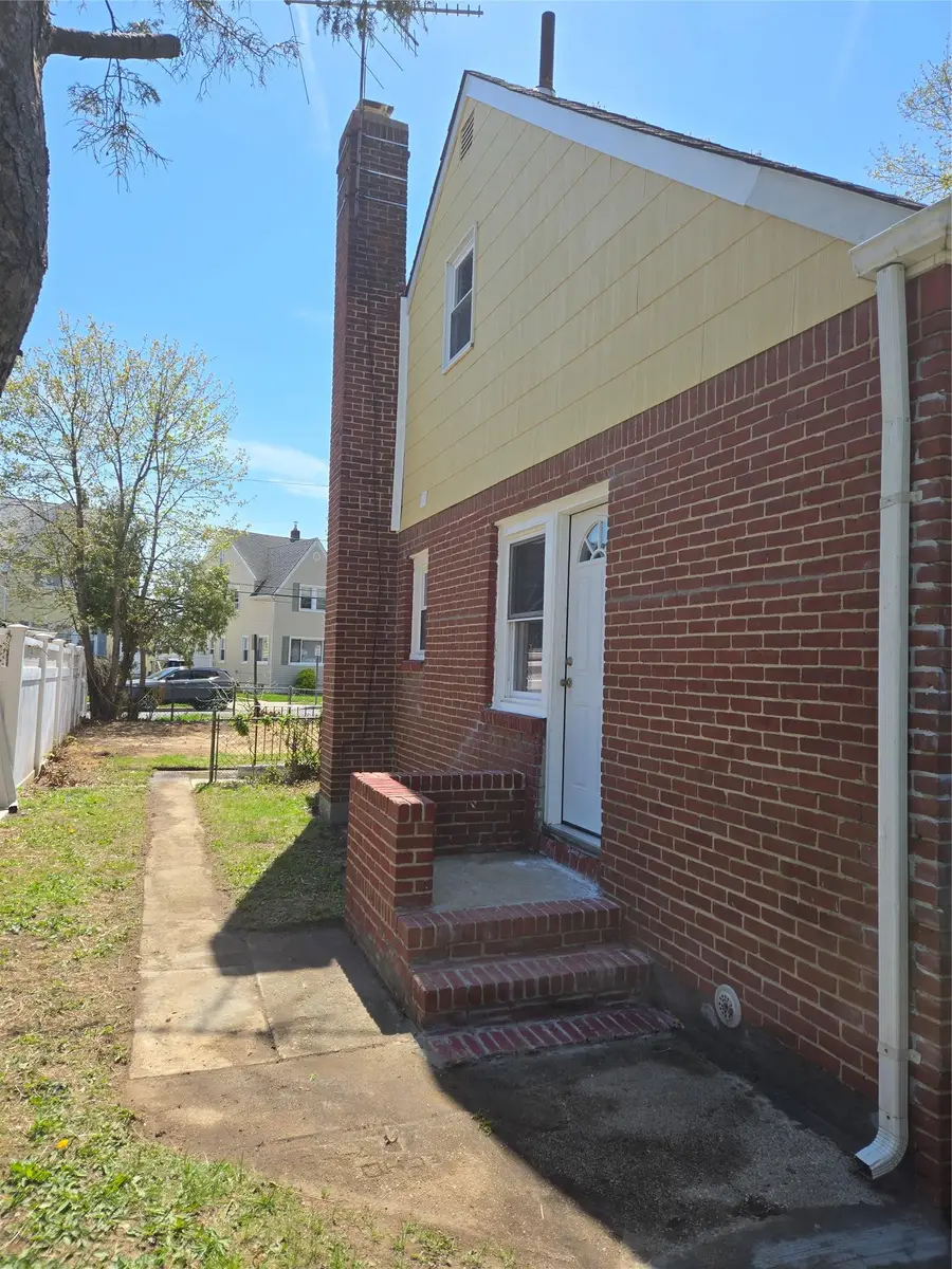 179 Fairlawn Ave, West Hempstead, NY 11552 - Image #2