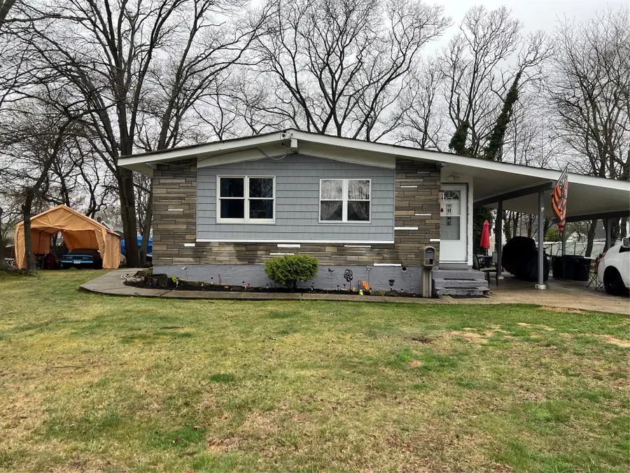 76 Samuel Street, Ronkonkoma, NY 11779 - Image #3