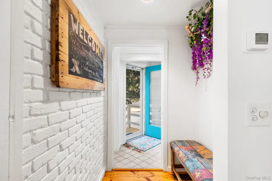 20 Norfolk Drive, Springs, NY 11937 - Image #3