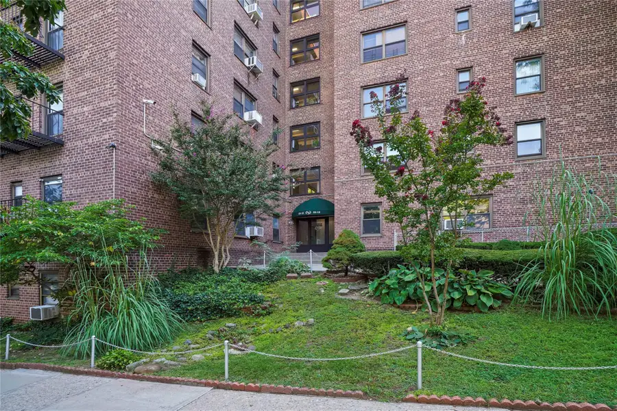 52-15 65 Place #2A, Maspeth, NY 11378 - Image #2