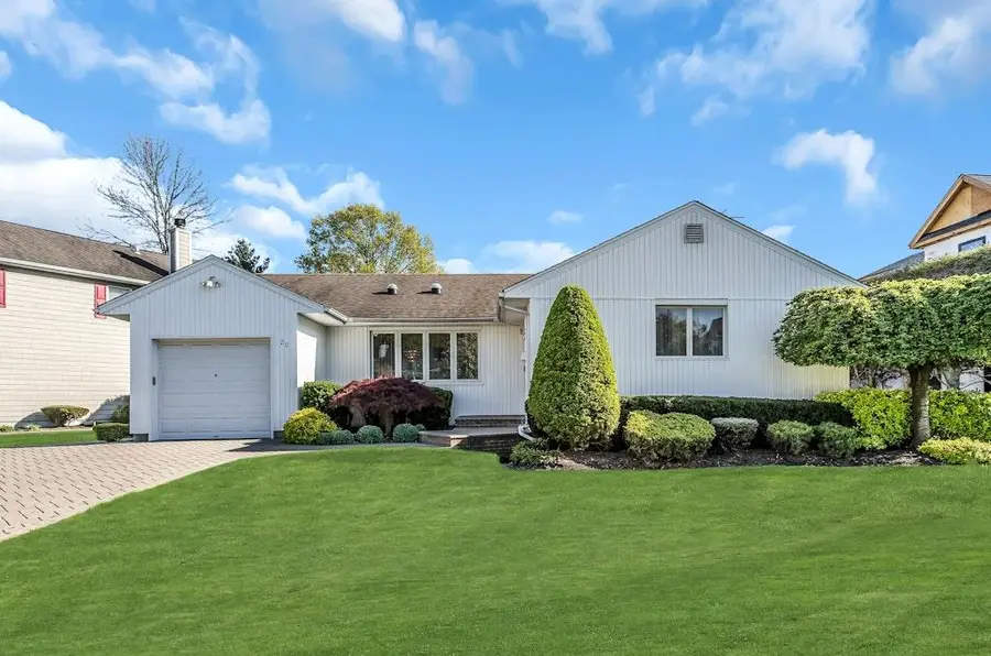 20 Doone Drive, Syosset, NY 11791 - Image #2