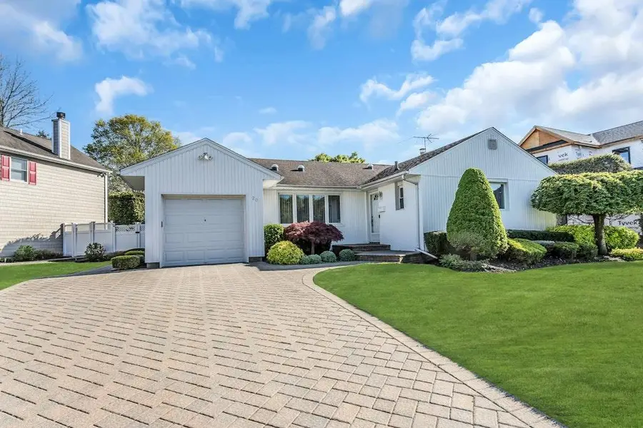 20 Doone Drive, Syosset, NY 11791 - Image #3