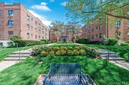 15 Canterbury Road #C23, Great Neck, NY 11021 - Image #1