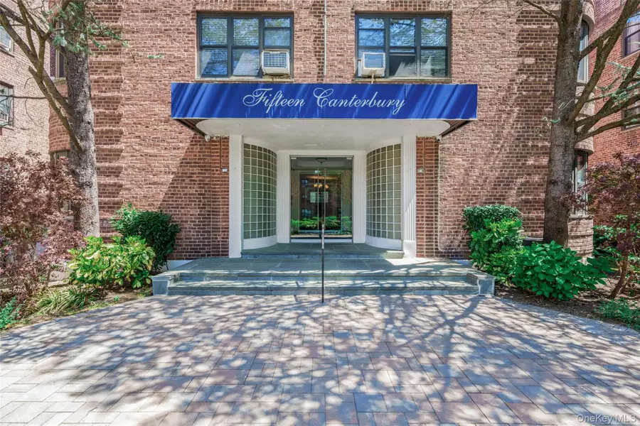 15 Canterbury Road #C23, Great Neck, NY 11021 - Image #2