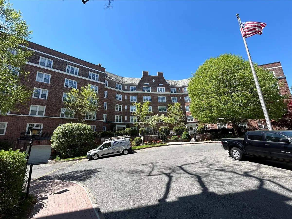 6 Midland Gardens #5A, Bronxville, NY 10708 - Image #1