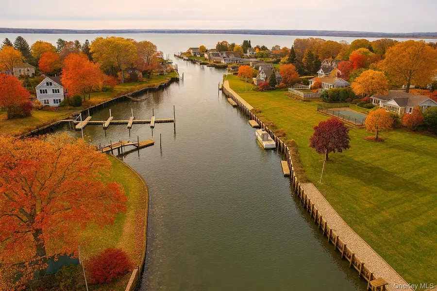 33 Lagoon Court, Aquebogue, NY 11901 - Image #2