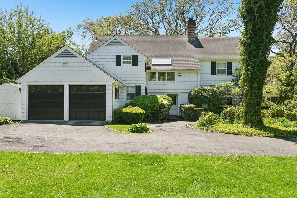 190 Pond Crossing, Lawrence, NY 11559 - Image #1