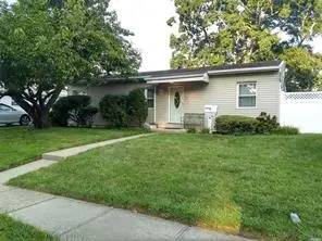 71 Park Lane, Massapequa, NY 11758 - Image #1