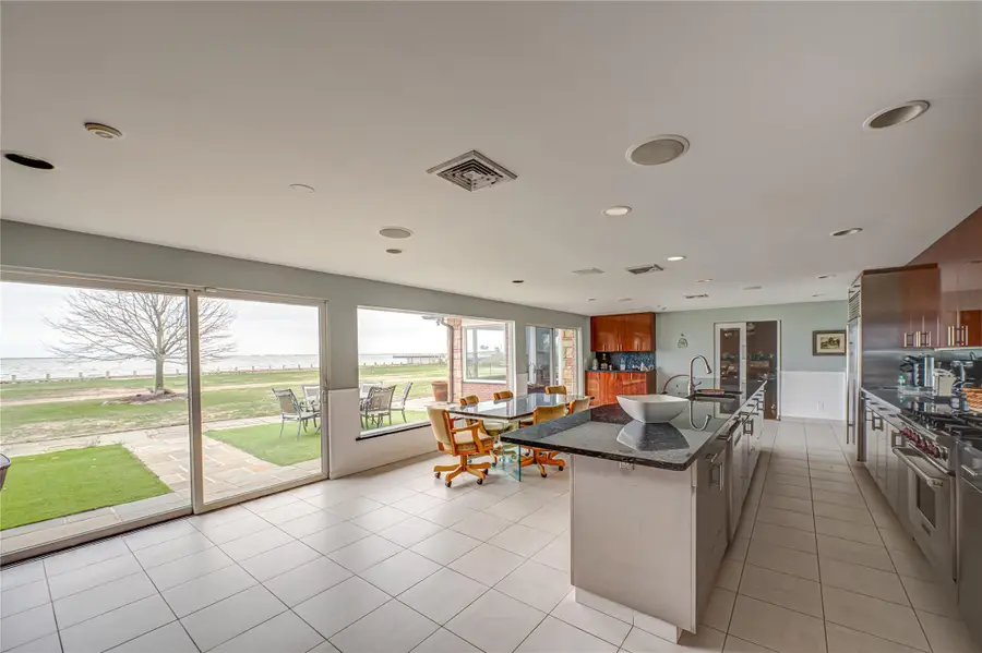 101 West Lane, Bay Shore, NY 11706 - Image #2