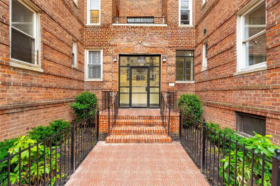 2080 Barnes Avenue #4A, Bronx, NY 10462 - Image #3