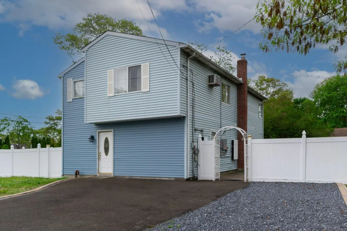 332 Terry Boulevard, Holbrook, NY 11741 - #1