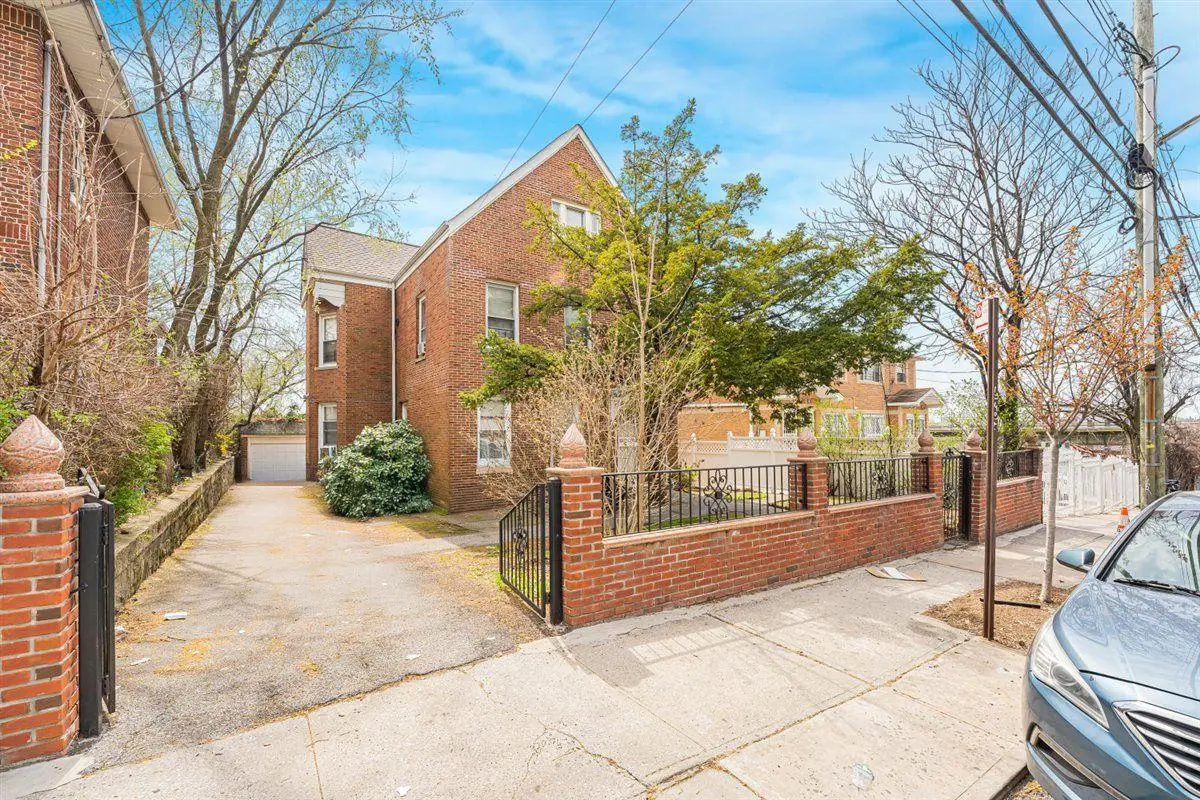 720 E 231st Street, Bronx, NY 10466 - Image #1