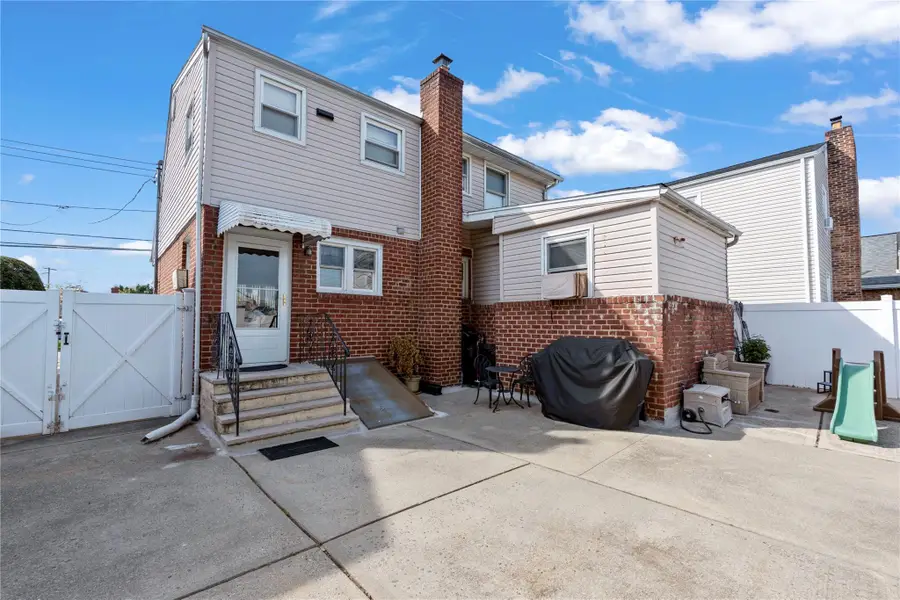 487 Emerson Place, Valley Stream, NY 11580 - Image #3