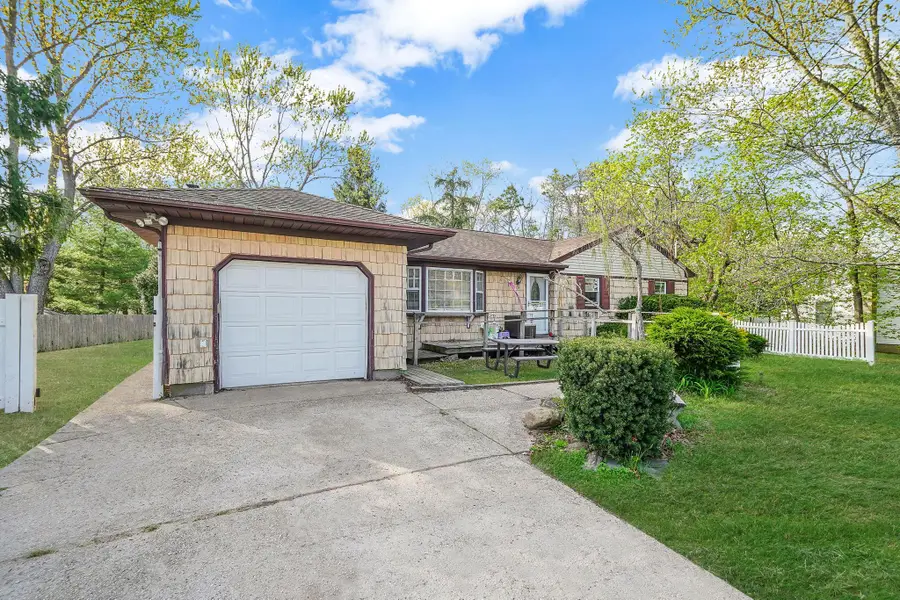 210 Oakdale Bohemia Road, Bohemia, NY 11716 - Image #2