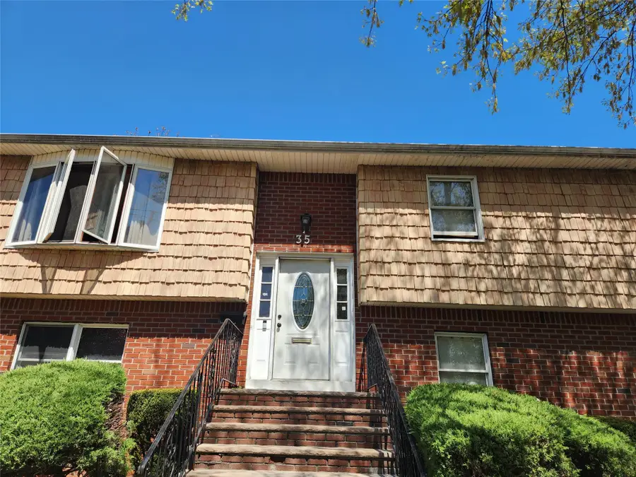35 Mulford Place, Hempstead, NY 11550 - Image #3