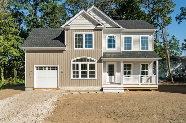 4 Gail-grace Court, Copiague, NY 11726