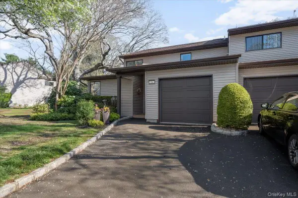 54 Northgate Circle, Melville, NY 11747