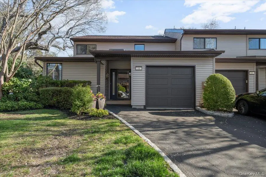 54 Northgate Circle, Melville, NY 11747 - Image #2