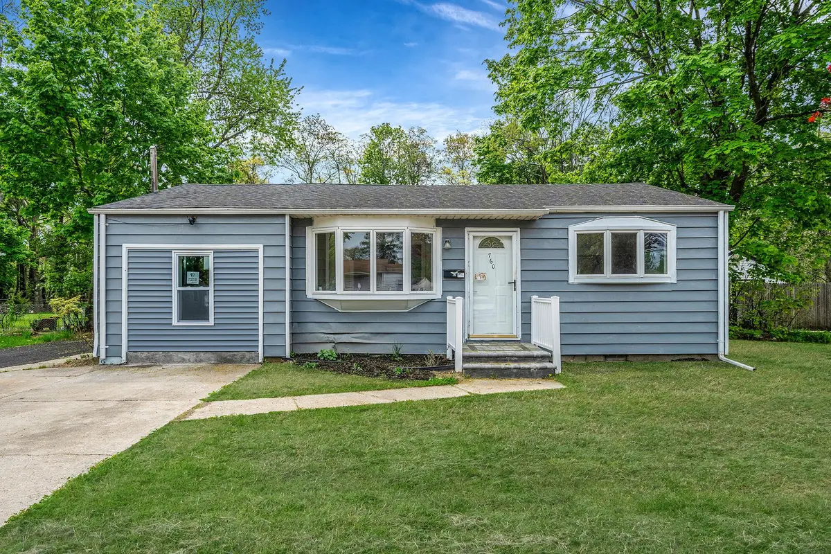 760 Spur Drive N, Bay Shore, NY 11706 - Image #1