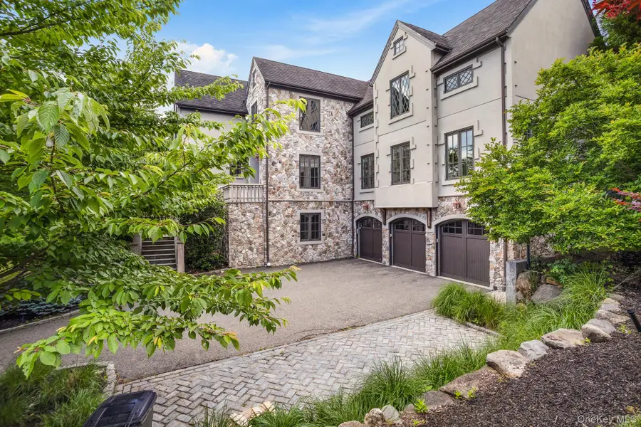 9 Earle Drive, Muttontown, NY 11791 - Image #2