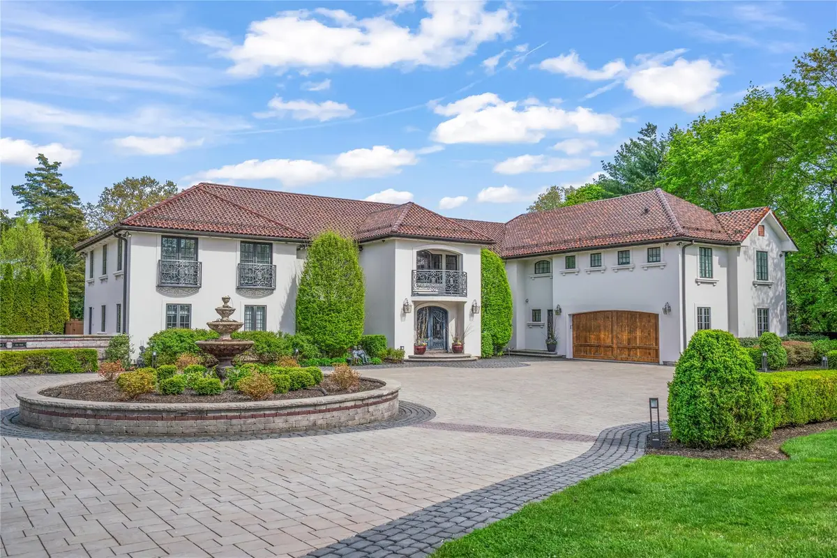 84 S Woods Road, Woodbury, NY 11797 - Image #1