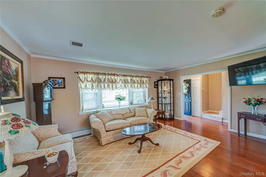 20 Bayview Road, Amityville, NY 11701 - Image #3