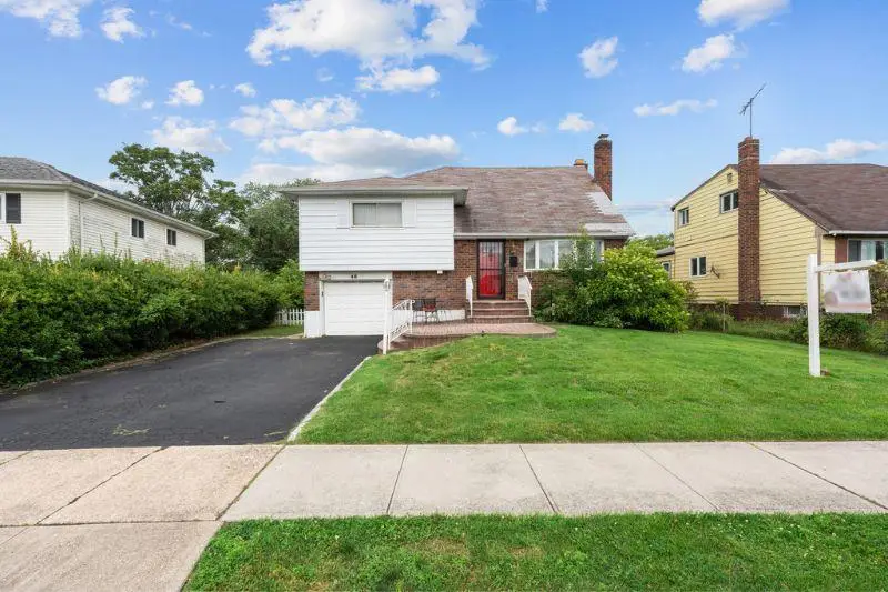 46 Ford Drive W, Massapequa, NY 11758 - Image #2