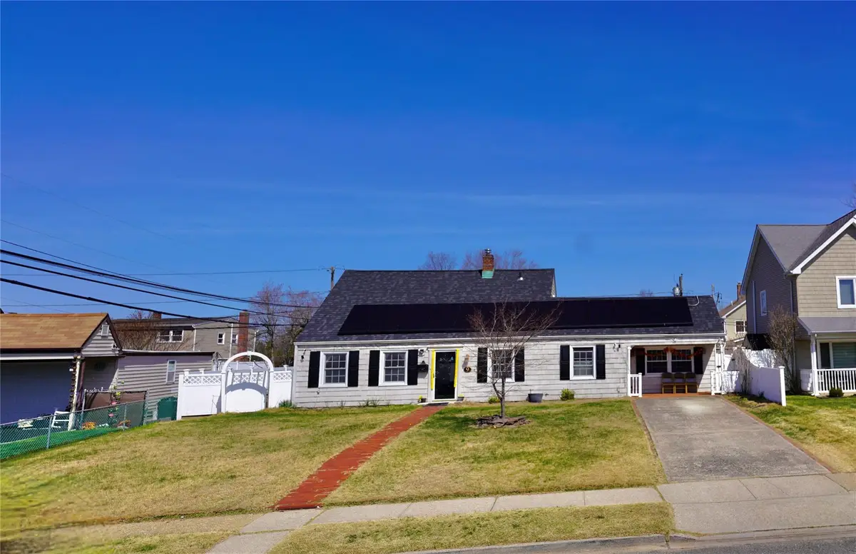 9 Fox Lane, Levittown, NY 11756 - Image #1