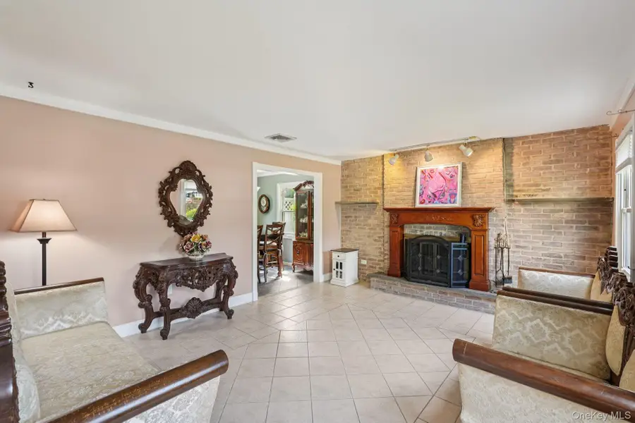 152 Lake Road, Valley Cottage, NY 10989 - Image #2